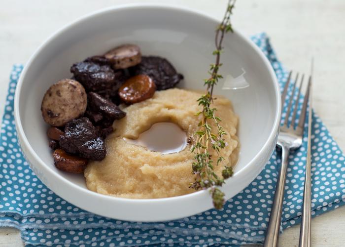 Joues de boeuf bourguignon aux arômes d'ail et chocolat Joues de boeuf bourguignon aux arômes d'ail et chocolat