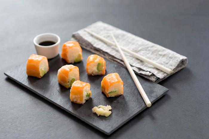 Sushi au riz parfumé aux arômes Sushi au riz parfumé aux arômes